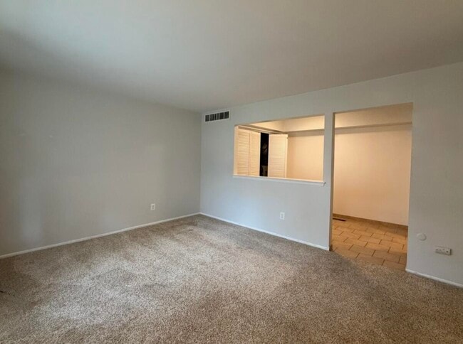 Photo - 519 Longshore Dr Unit B