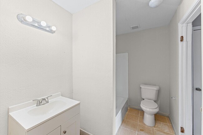 Photo - 12208 Ormandy St