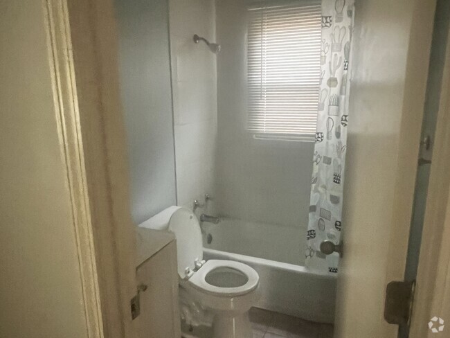 Building Photo - 4421 Elam St Rental