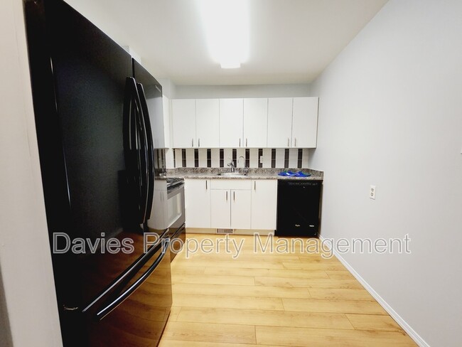 Photo - 611 Willow Ct NW