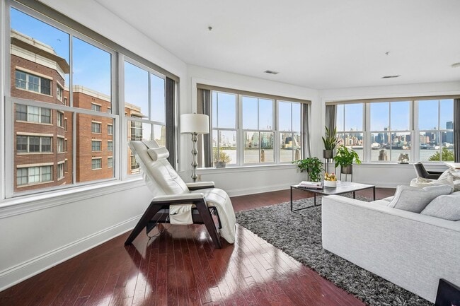 Building Photo - 22 Ave at Port Imperial Unit 302