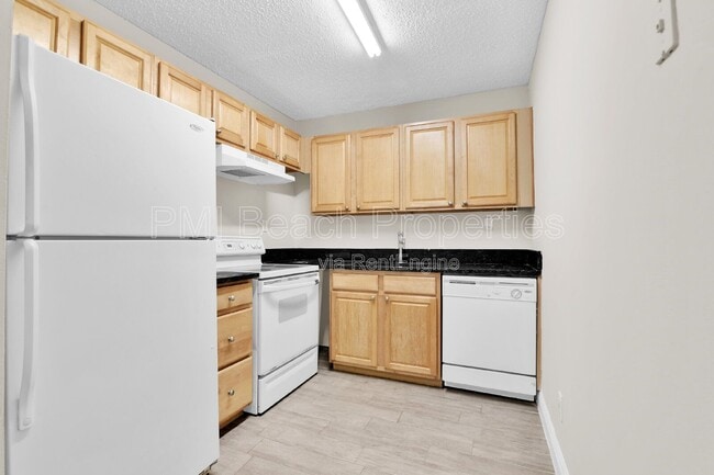 Photo - 414 Meadows Cir