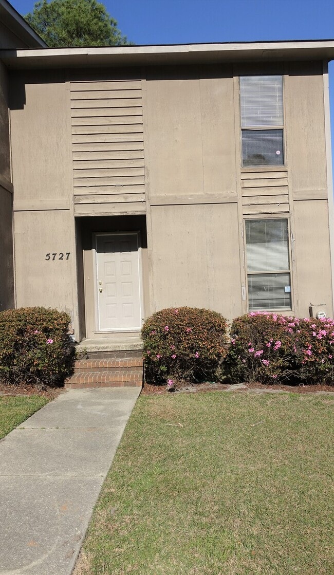 Building Photo - 5723 Aftonshire Dr