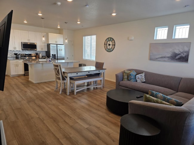 Photo - 5849 Dakan Lp