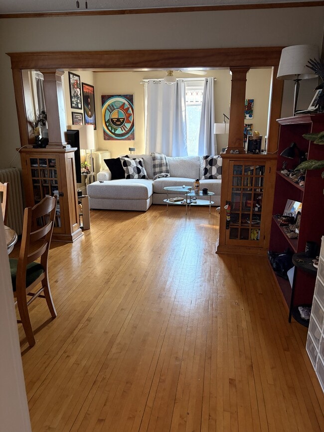 Photo - 820 Como Ave Unit APT 2