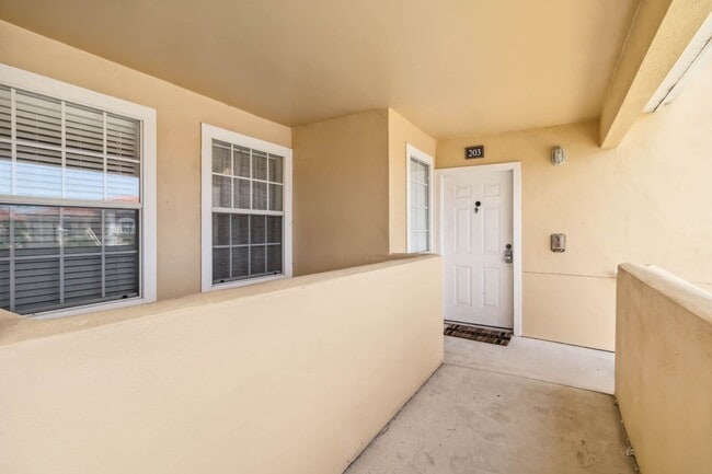 Photo - Beautiful furnished 2/2 unit available now... Unit 203