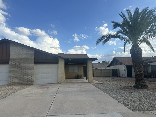 Photo - 1349 E Palmdale Dr