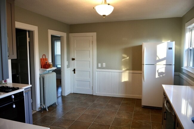 Photo - 27 Emmons St Unidad 2