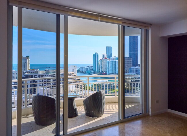 Photo - 848 Brickell Key Dr