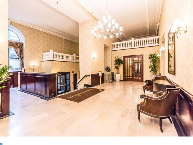 Photo - 1324 Locust St