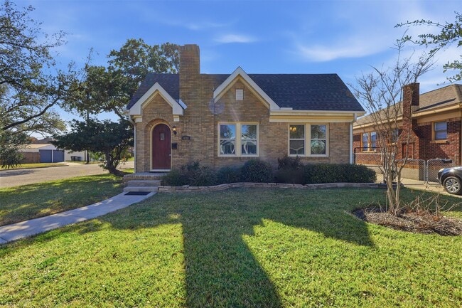 Building Photo - 4701 Avenue N 1/2 Rear