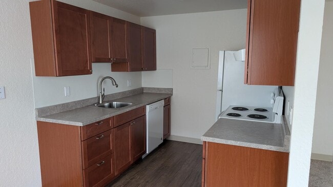 Building Photo - 926 N 95th St