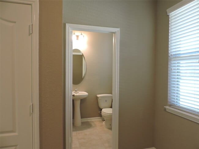 Photo - 1102 Upton Ct
