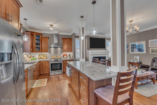 Photo - 612 Lake Ave