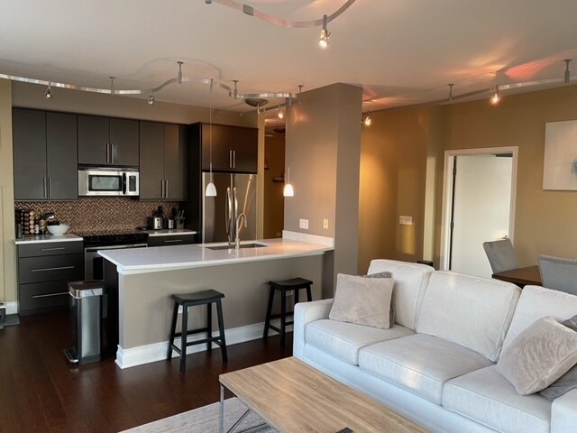 Living Area - 421 W Huron St Condo Unit 1204