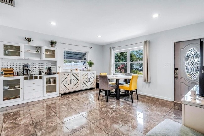 Photo - 7211 NW 76th St