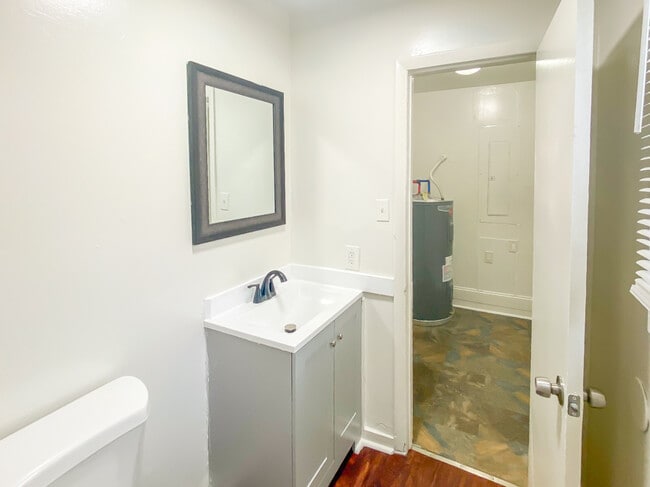 Photo - 2201 Front St