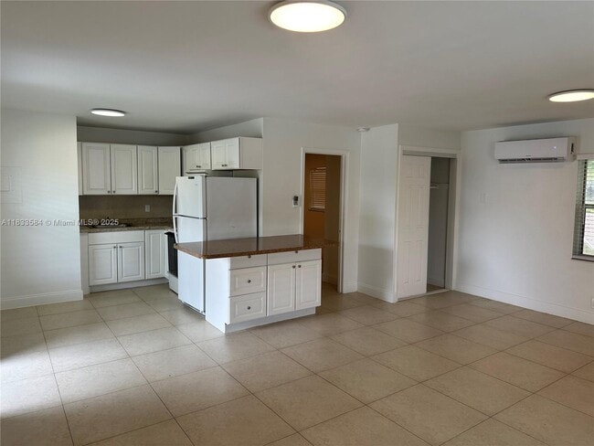 Building Photo - 1411 N Dixie Hwy Unit 6 Rental