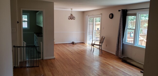 Photo - 23005 Boaz St