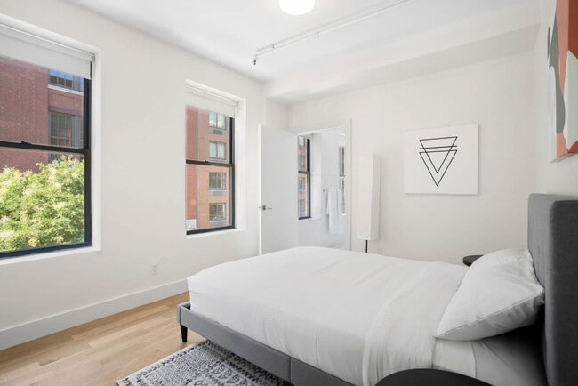 Photo - 517 W 45th St Unidad ID1224964P