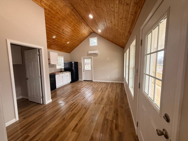 Photo - 4455 Friendship Rd