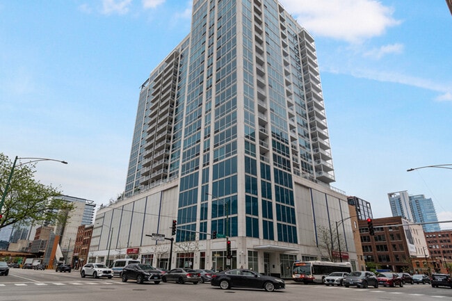 Building Photo - 757 N Orleans St Unit 609