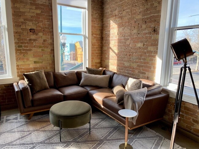 Photo - Modern 2BD Loft with Vintage Charm – Prime Historic Downtown Location! Unidad 20