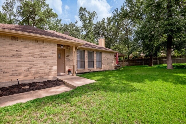 2232 Azalea Cir