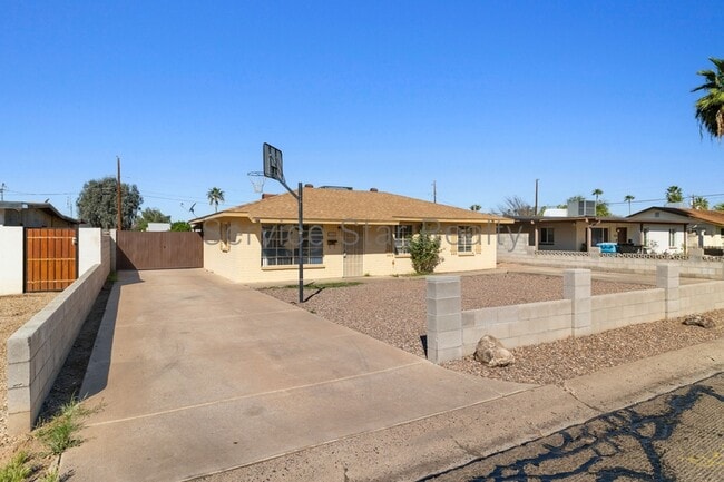 Photo - 4232 N 33rd Dr