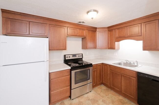 Photo - 1325 Worcester Rd Unit A2