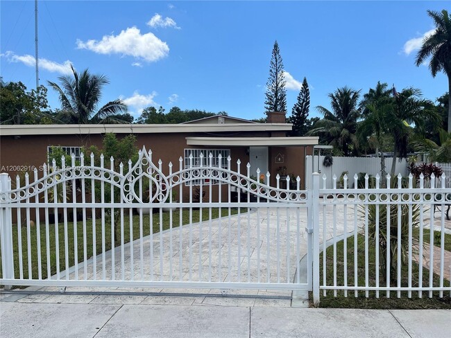 Photo - 101 Miami Gardens Rd