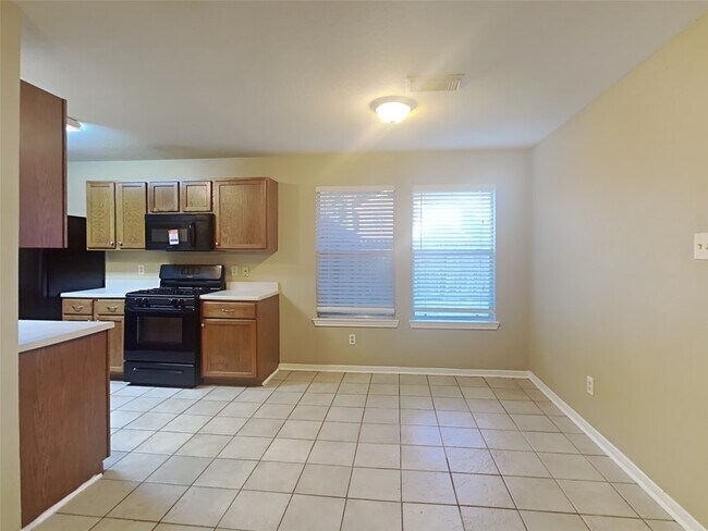 Photo - 4906 Black Rock St