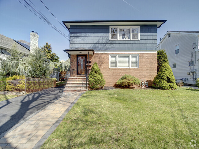 Building Photo - 29 Fitzherbert St Rental