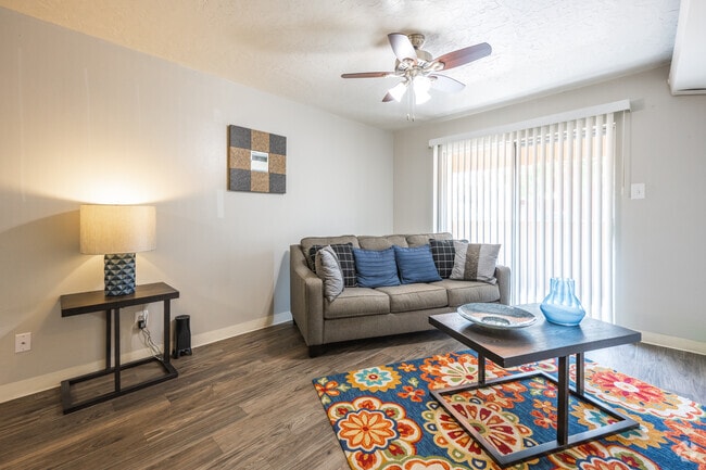 1BR, 1BA - 778SF - Living Room - Desert Creek Apartments