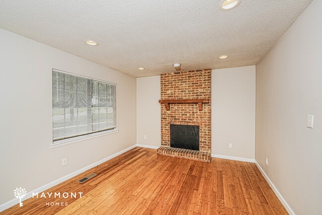 Photo - 6836 Markham Dr