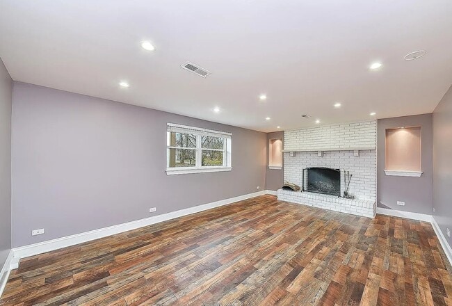 Photo - 6S359 Greenwich Ct