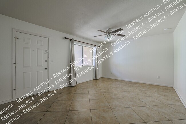 Photo - 1014 E Spence Ave Unit 108