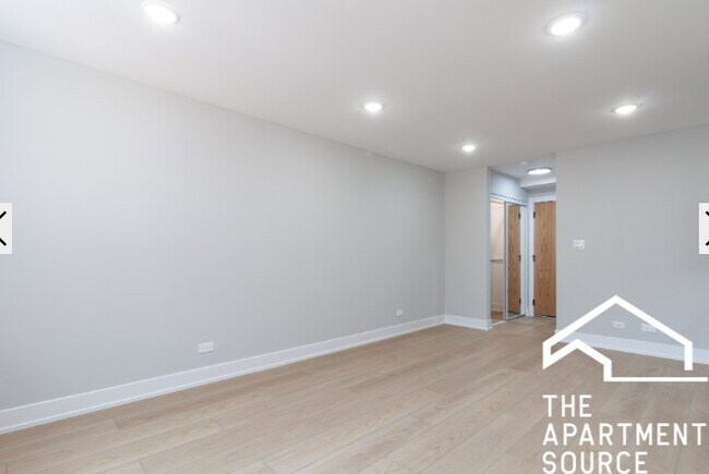 Photo - 530 W Aldine Ave Unit 508