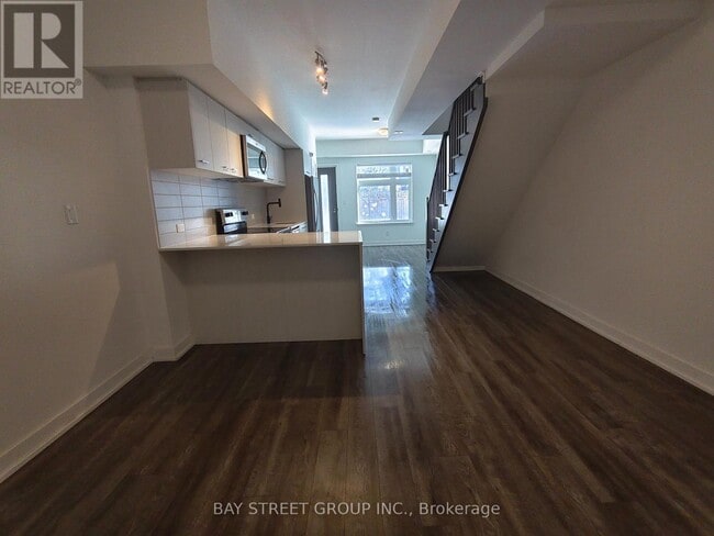 Photo - 10 Echo Point