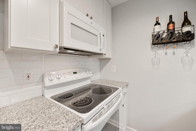 Photo - 3309 Wyndham Cir Unit 1180