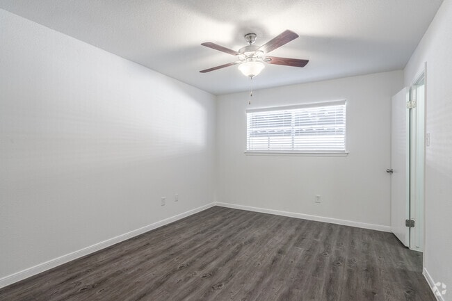 1BR, 1BA - 547SF