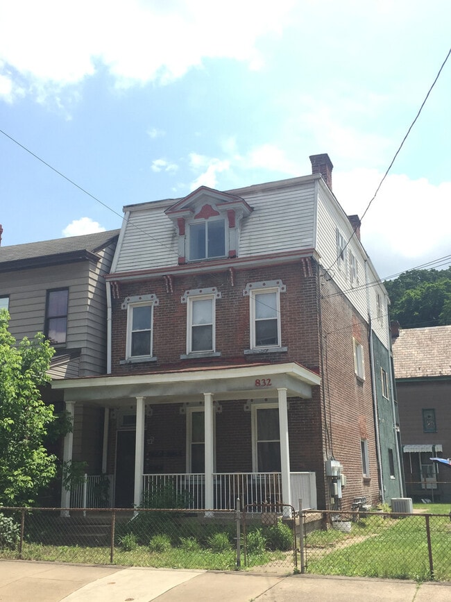 Photo - 832 Evergreen Ave Unit Apt #3