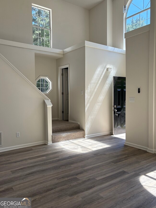 Photo - 95 Prestwick Ln