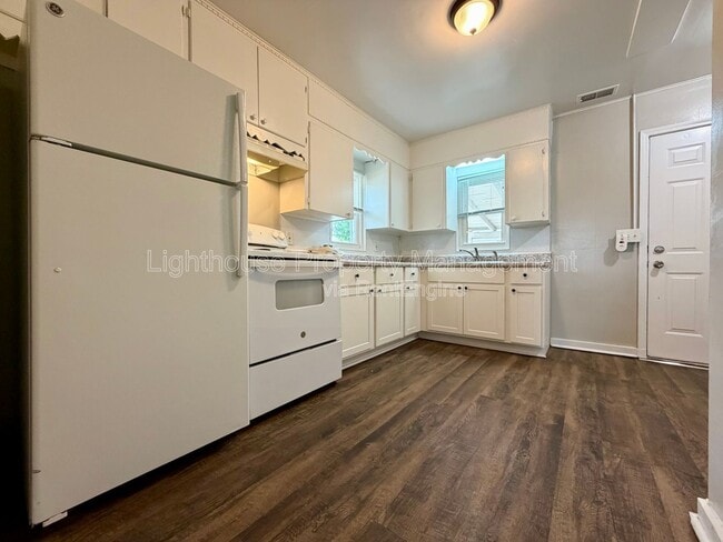 Photo - 2449 Hillside Dr NW