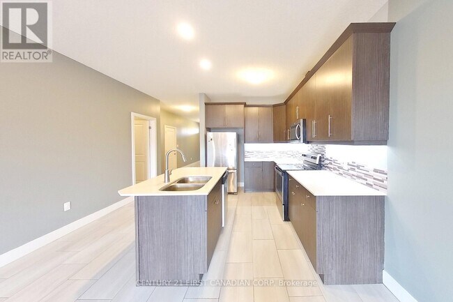 Photo - 1375 Whetherfield St