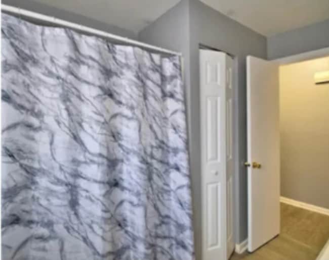 Photo - 2800 Ave S NW