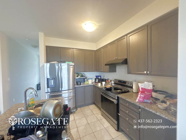 Building Photo - Spacious 3-Bedroom Detached Home with Garage & Backyard – Hamilton