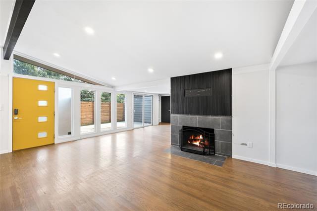Photo - 2465 S Newton St