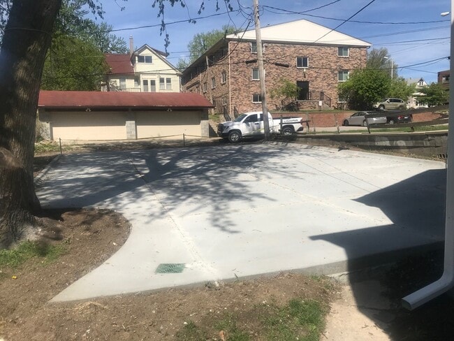 Photo - Large 6BR high-end finishes available JUNE