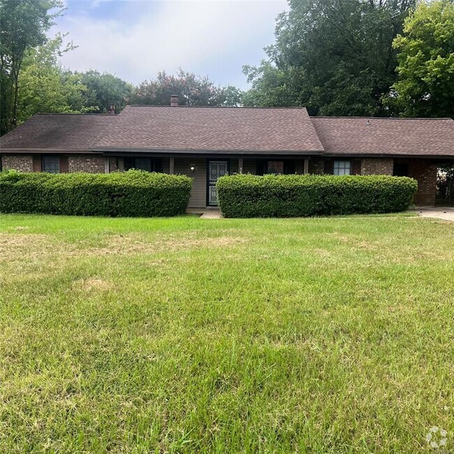 Building Photo - 5844 Carmichael Rd Rental